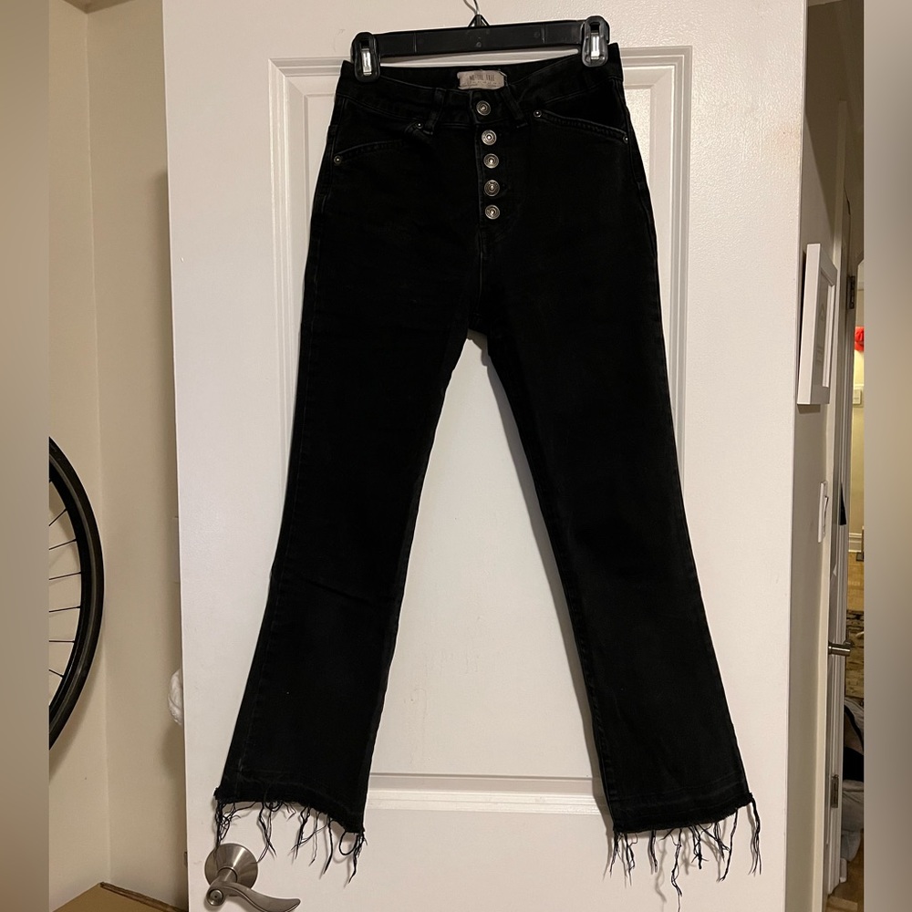 SOLD FREE PEOPLE (WE THE FREE) black cropped jeans